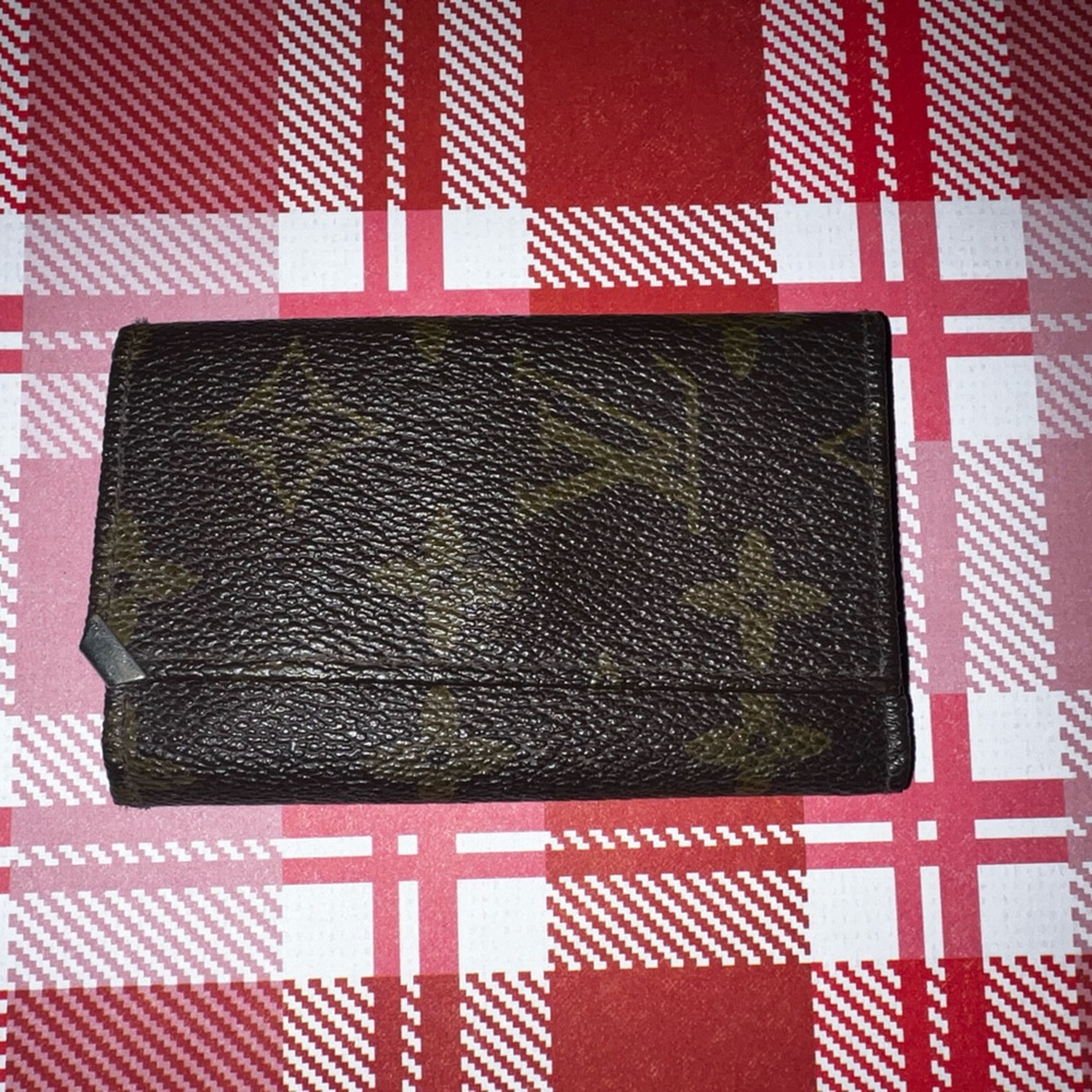 Louis Vuitton key wallet